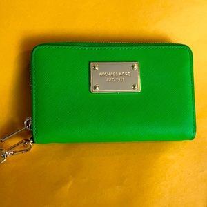 AUTHENTIC Michael Kors wristlet wallet